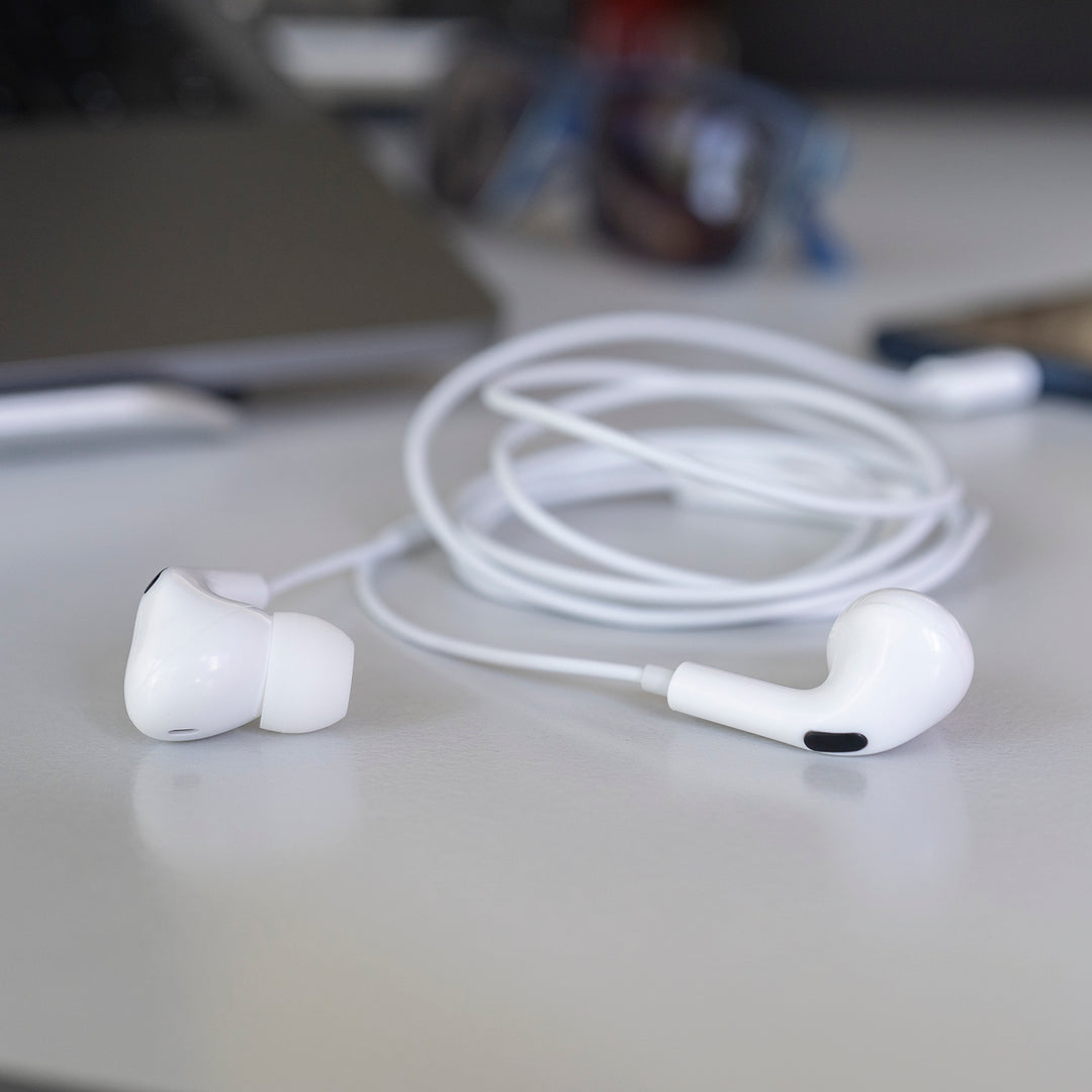 Der 4smarts Aktiver Kopfhörer Melody Digital Basic USB-C mit D/A Wandler bietet ein kompfortables Tragegefühl dank ergonomisch geformten Ohrsteckern.